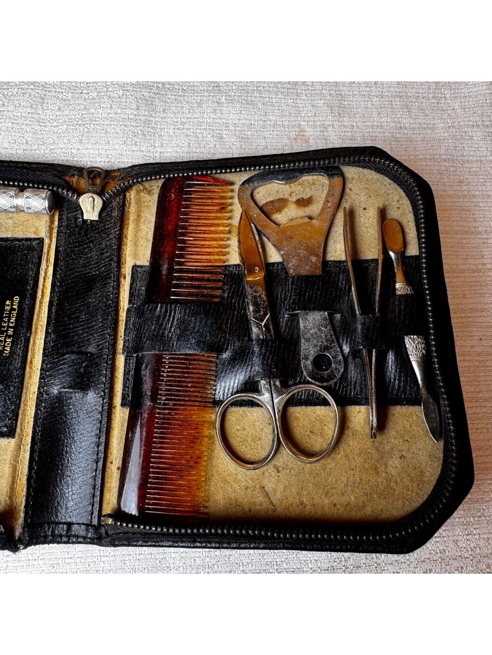 Vintage Gillette Men’s Grooming Travel Kit Black Zip Case Shaving Vanity Set - Picture 4 of 10